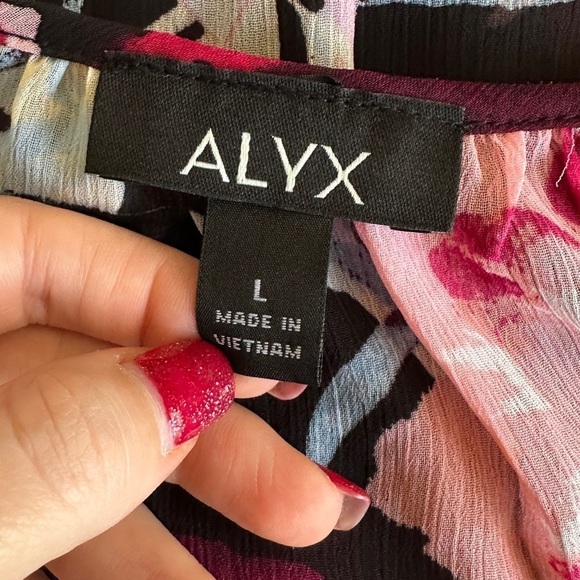 Alyx black with floral long sleeve blouse size large - Picture 8 of 9